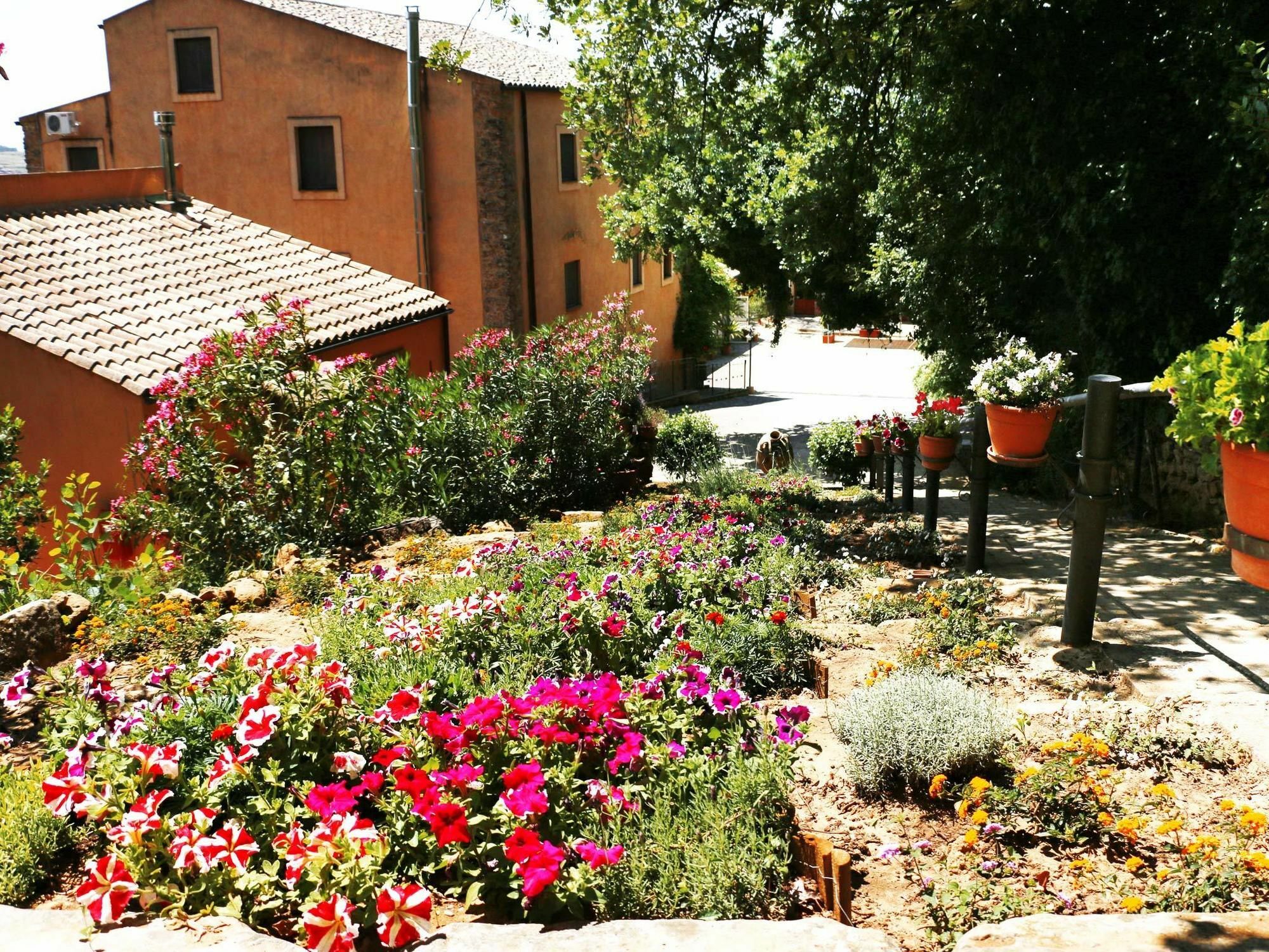 Torre Di Renda Guest House Piazza Armerina Exterior photo