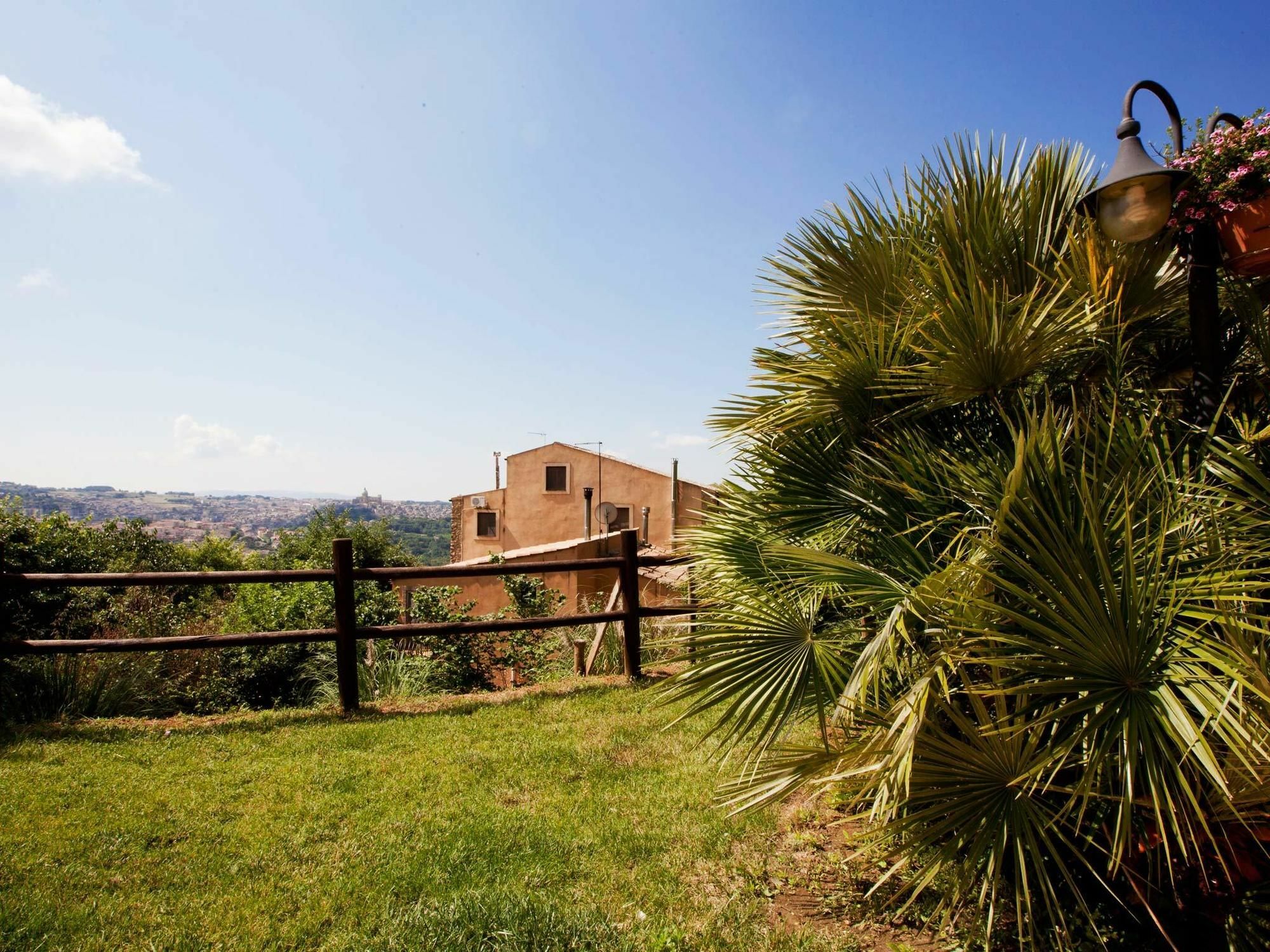 Torre Di Renda Guest House Piazza Armerina Exterior photo