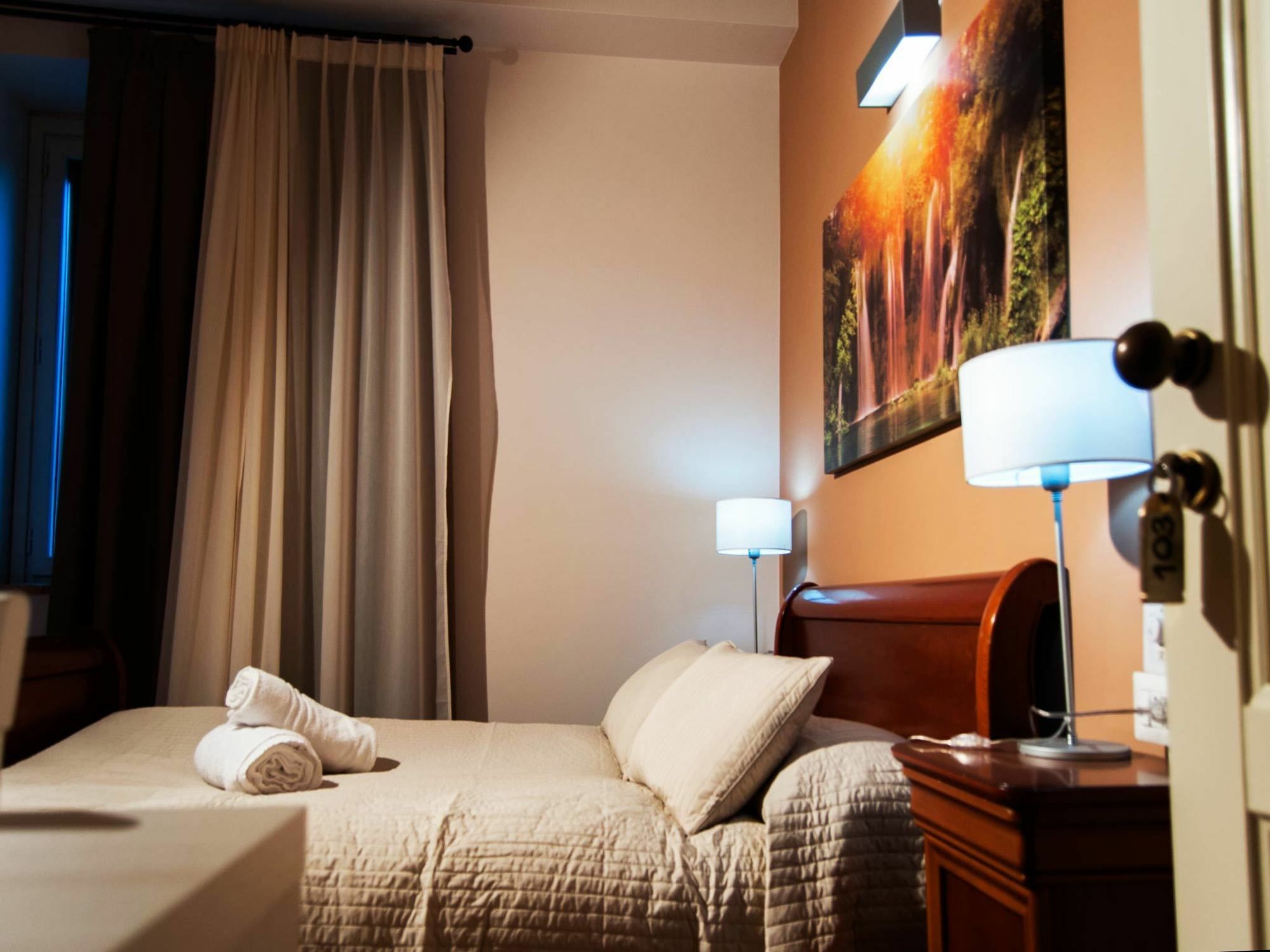 Torre Di Renda Guest House Piazza Armerina Exterior photo