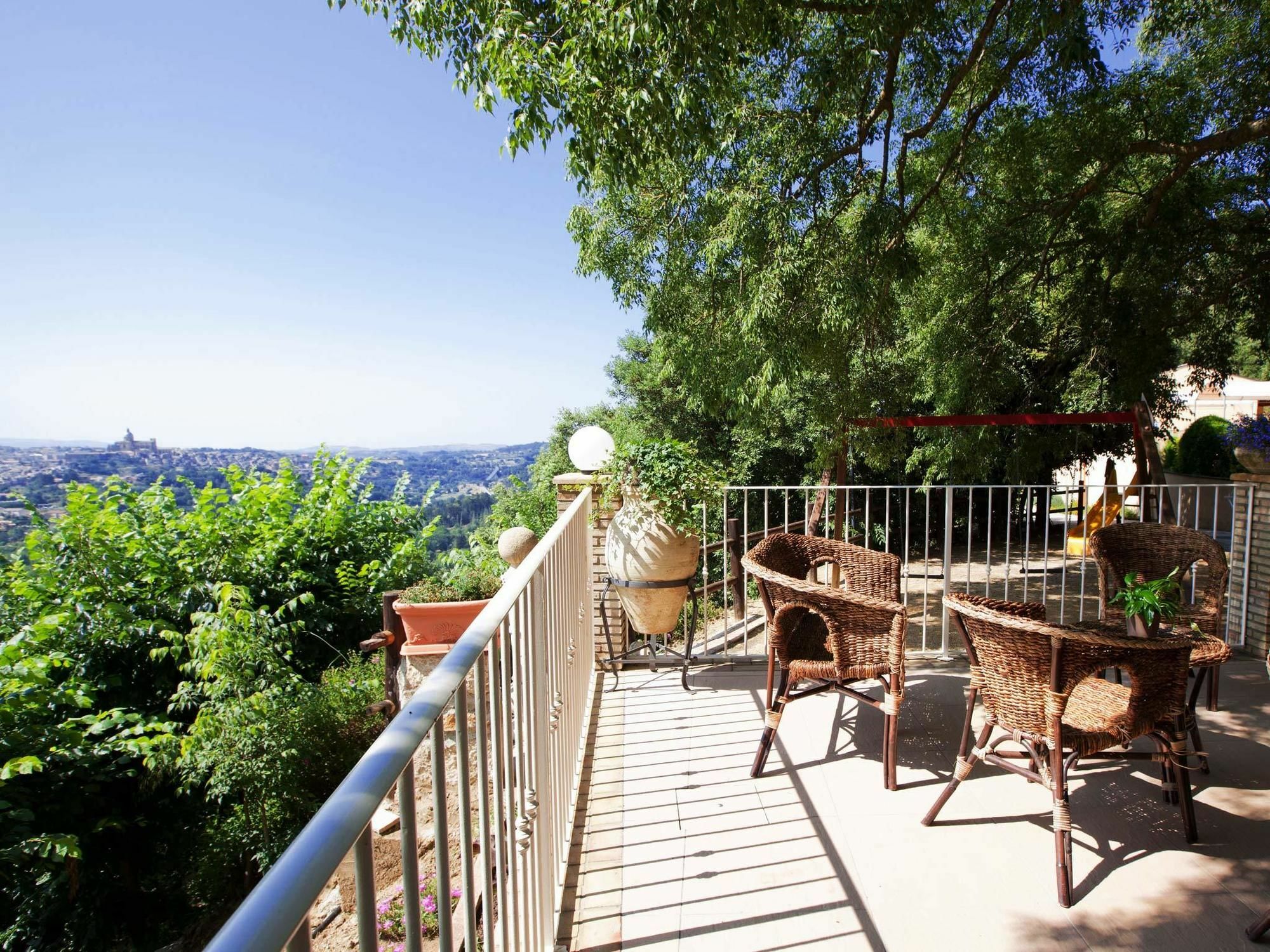 Torre Di Renda Guest House Piazza Armerina Exterior photo
