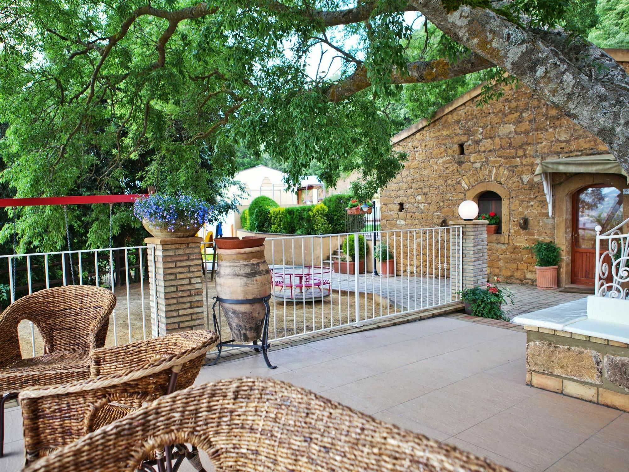 Torre Di Renda Guest House Piazza Armerina Exterior photo